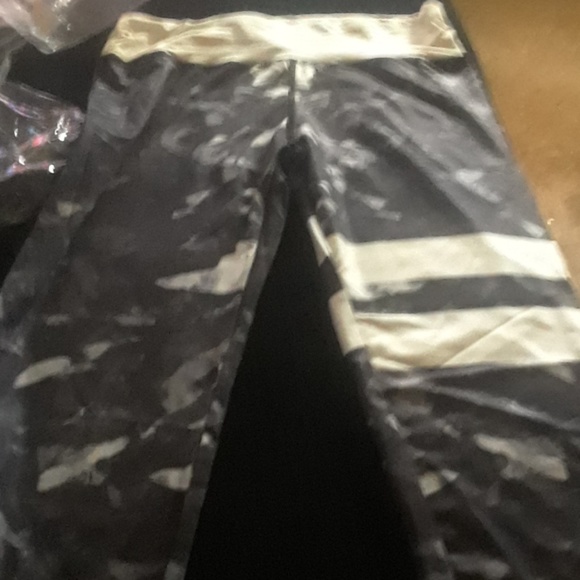 Leggings - Picture 2 of 3